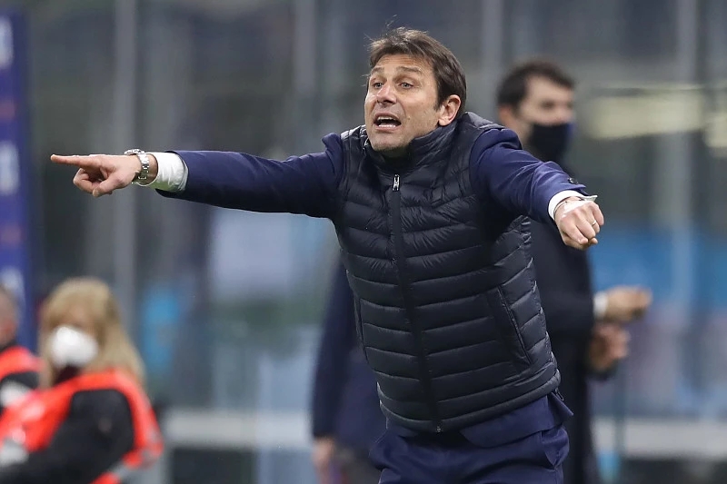 爱游戏下载 -女生蹲马步蹲到发抖的视频